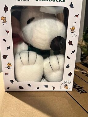 Starbucks Peanuts x Starbucks Snoopy Plush in White & Black